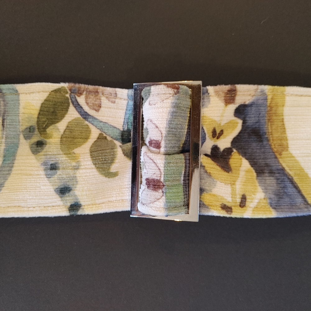 Floral Patterned Guitar Strap with Silver Hardware